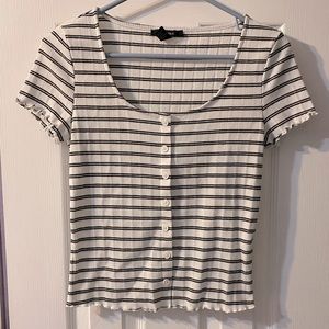 Forever 21 ribbed lettuce edge crop tee